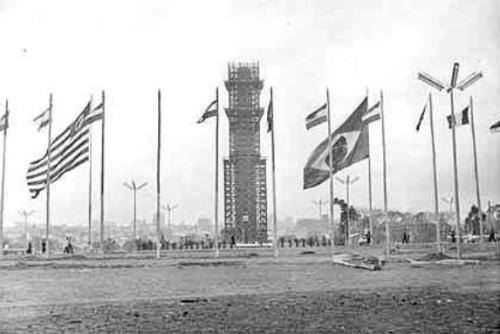 Obelisco do Ibirapuera em Construção em 1954