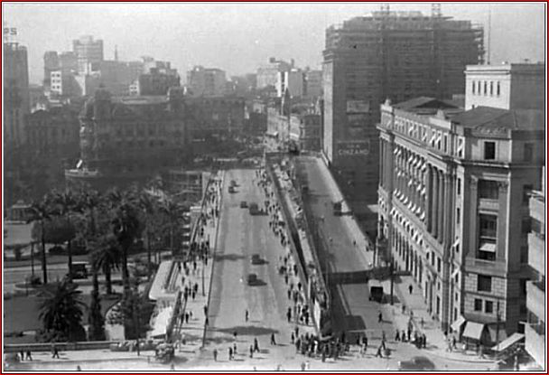 Edifício Matarazzo sendo construído em 1937, com os dois viadutos do chá e a Praça do Patriarca ao fundo.