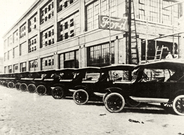 Na Rua Sólon eram feitos Ford T, Ford A e Mercury.