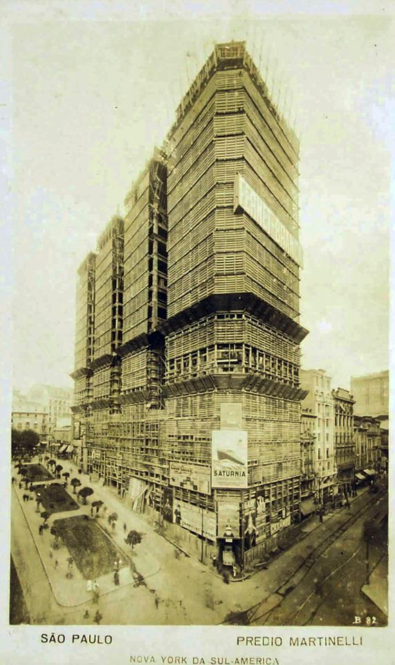 Edifício Martinelli em construção na década de 20