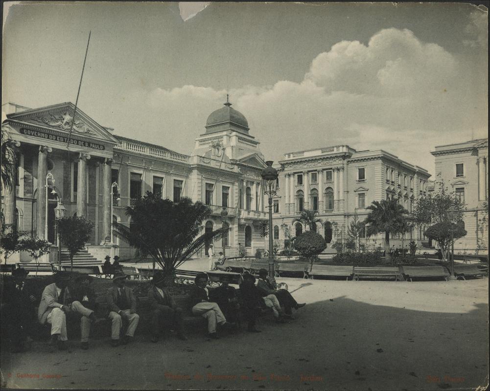 Palácio do Governo de São Paulo registrado por Guilherme Gaensly em 1902.