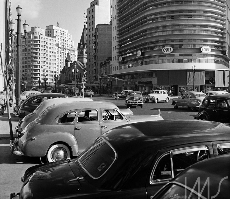 Edifício Montreal, por Francisco Albuquerque, em 1955
