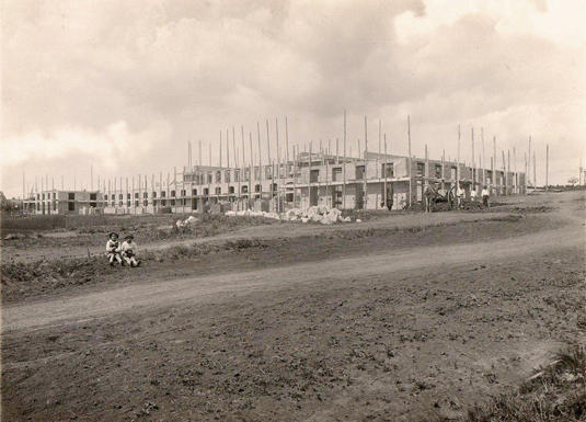Registro da construção do Liceu Pasteur. Imagem sem data.