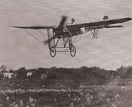 Comandante Edu Chaves decolando do Hipódromo da Mooca em 1912